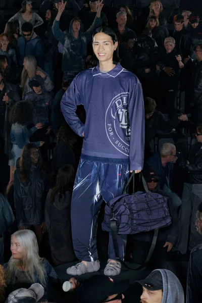 Look 28